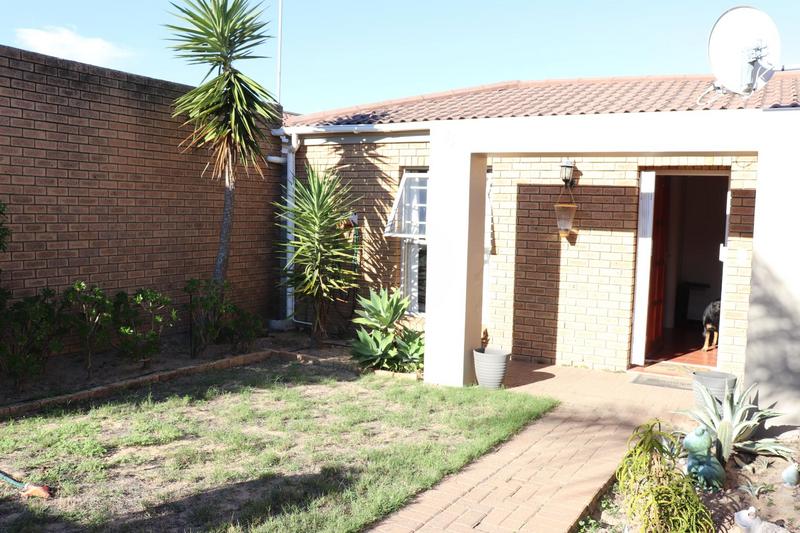 To Let 3 Bedroom Property for Rent in Vredekloof Heights Western Cape